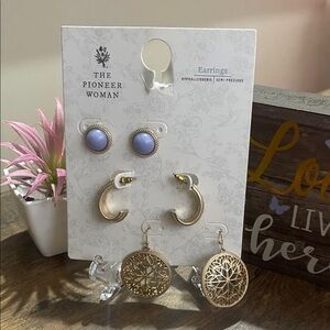 The pionner women earring